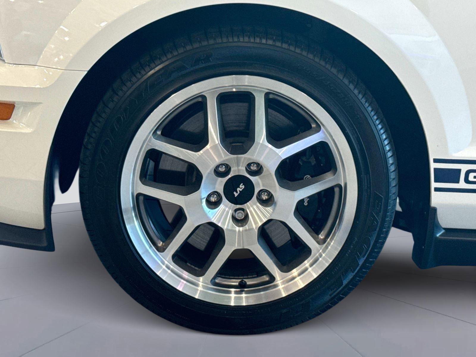 Used 2007 Ford Mustang Shelby GT500 RWD image 11