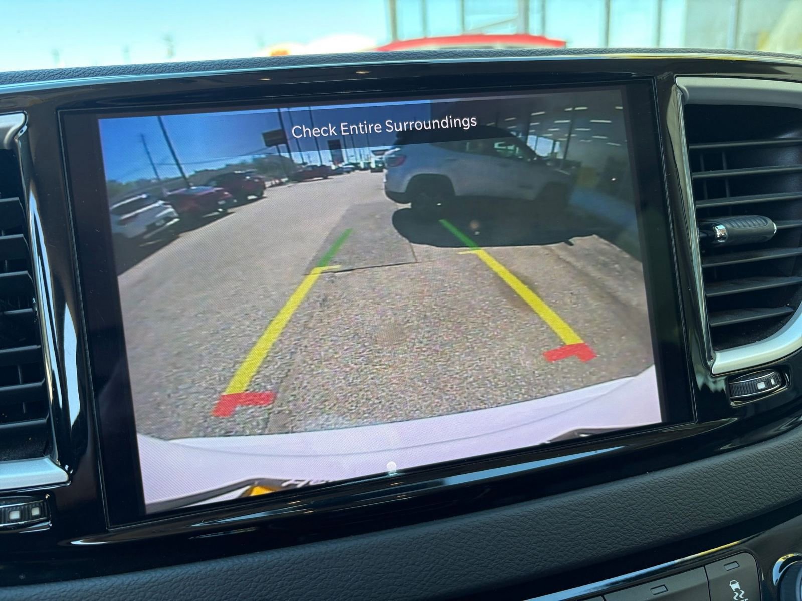 Used 2023 Chrysler Pacifica Touring-L image 24