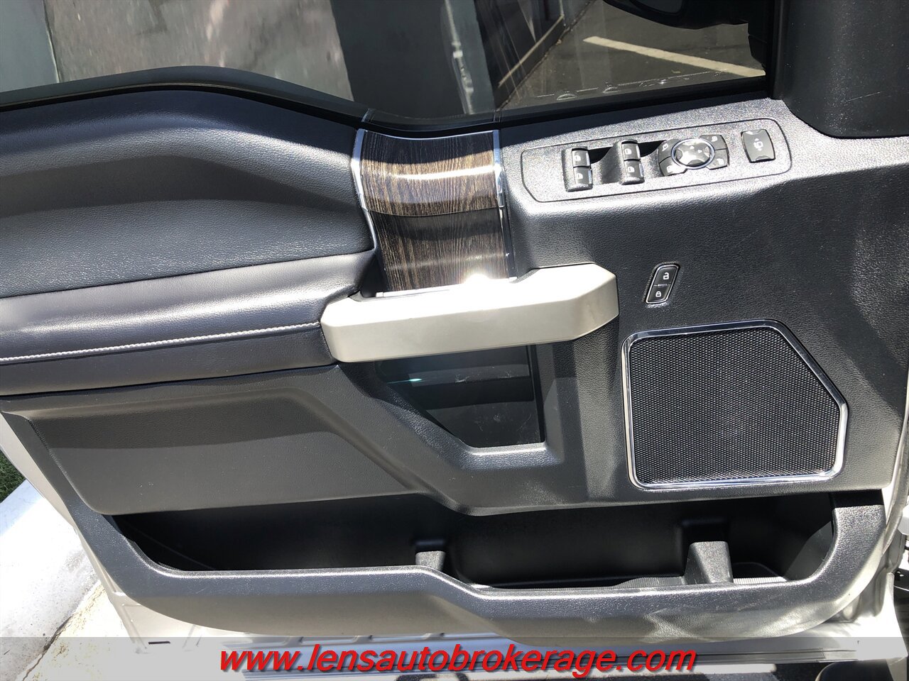 Used 2020 Ford F350 Lariat AWD/4WD image 10