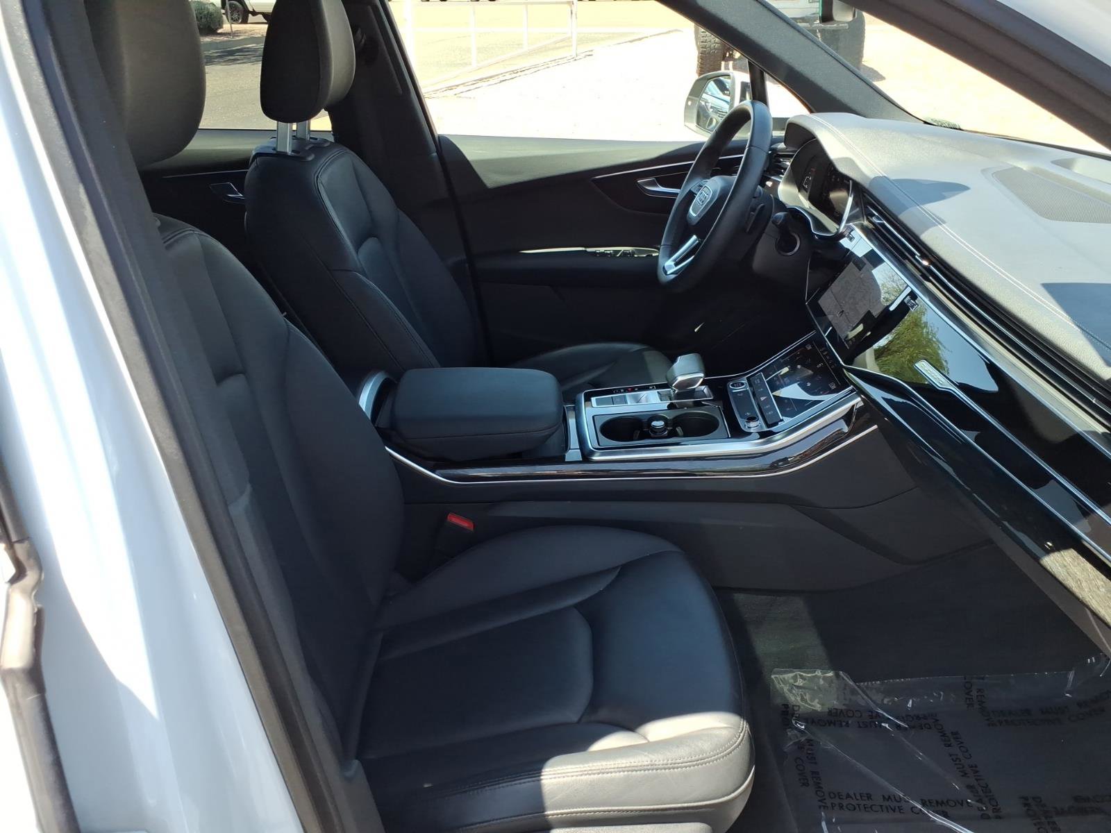 Used 2023 Audi Q7 2.0T Premium w/ Towing Package AWD/4WD image 11