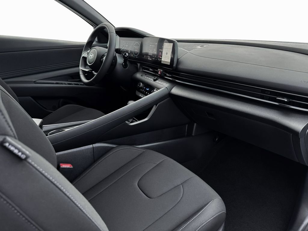 New 2025 Hyundai Elantra SEL image 23