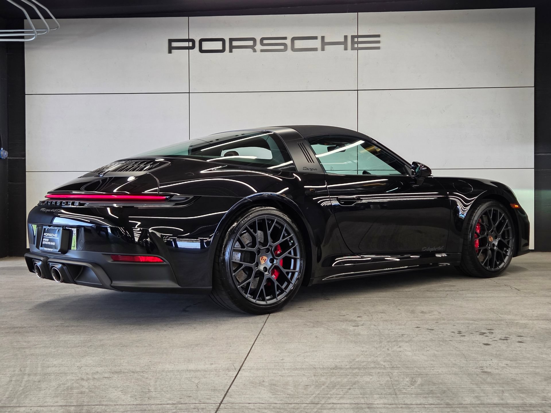 Certified 2026 Porsche 911 Targa 4 GTS AWD/4WD image 6