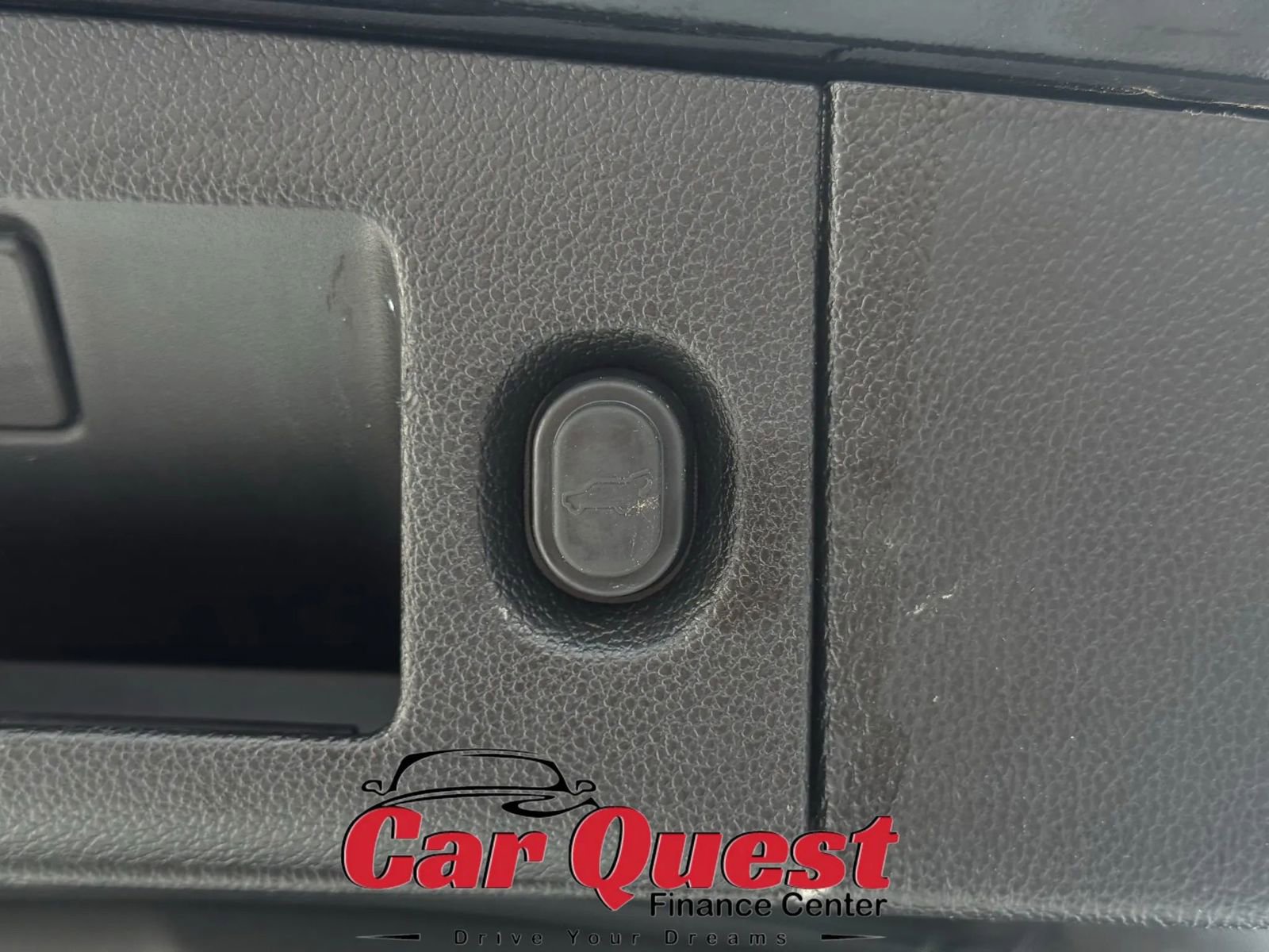 Used 2016 Cadillac Escalade Luxury image 15