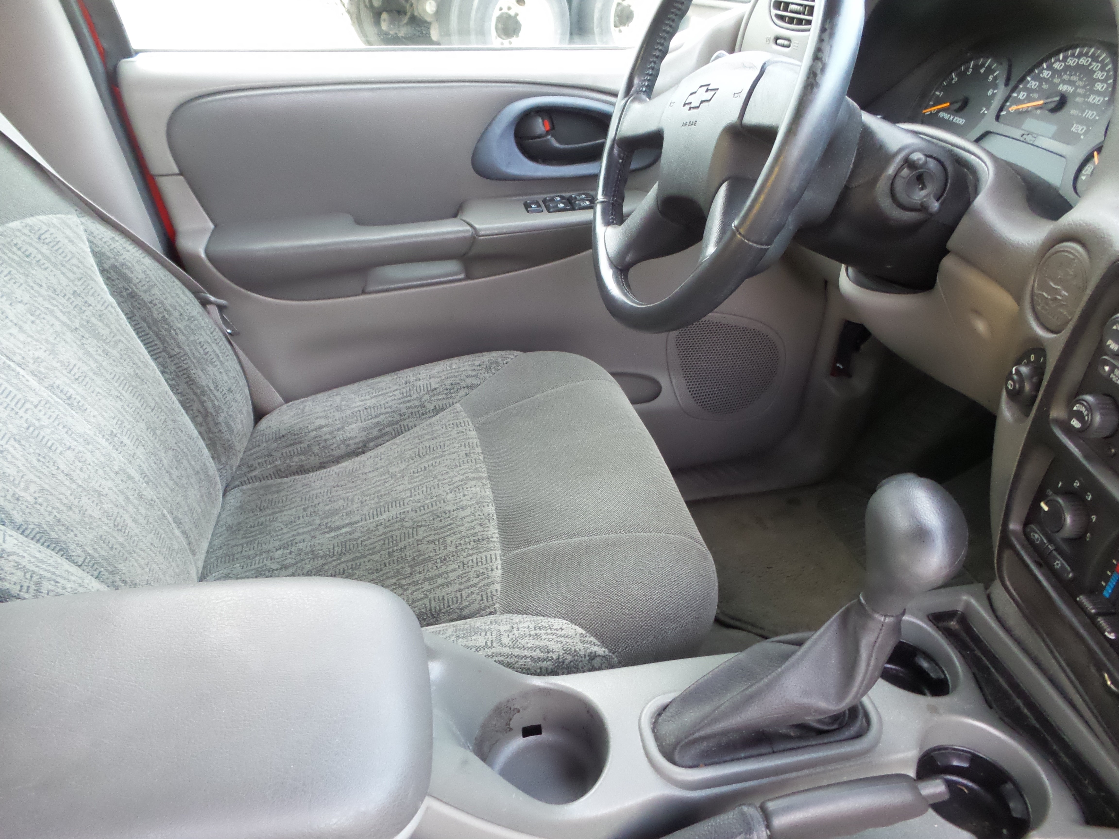 Used 2002 Chevrolet TrailBlazer LS w/ Preferred Equipment Group RWD image 28