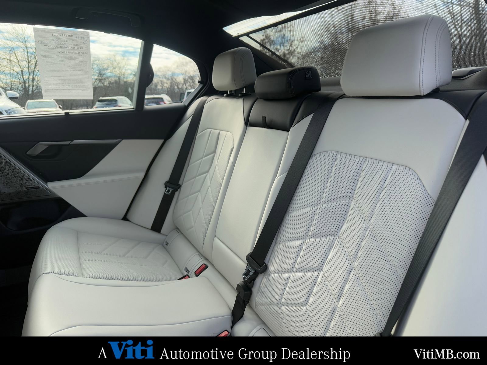 Used 2025 BMW i5 M60 w/ Executive Package image 22