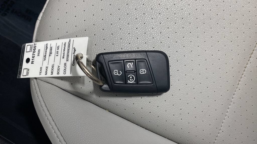 Used 2020 Volkswagen Tiguan SEL AWD/4WD image 20