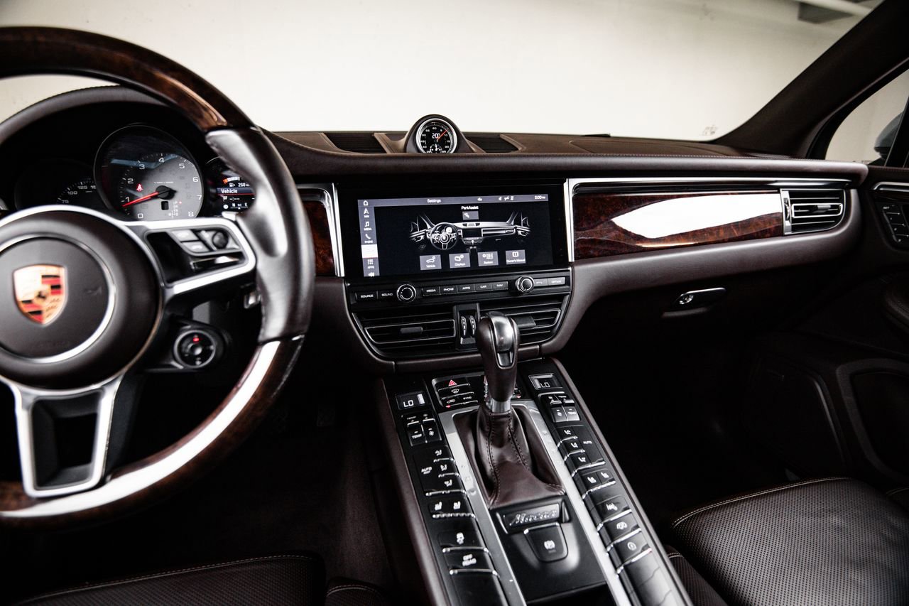 Certified 2020 Porsche Macan S AWD/4WD image 19