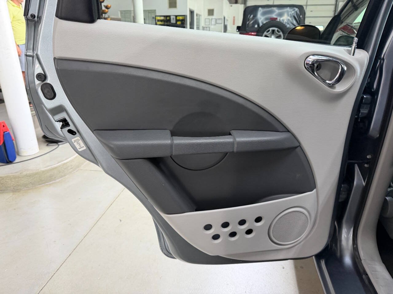 Used 2010 Chrysler PT Cruiser FWD image 12