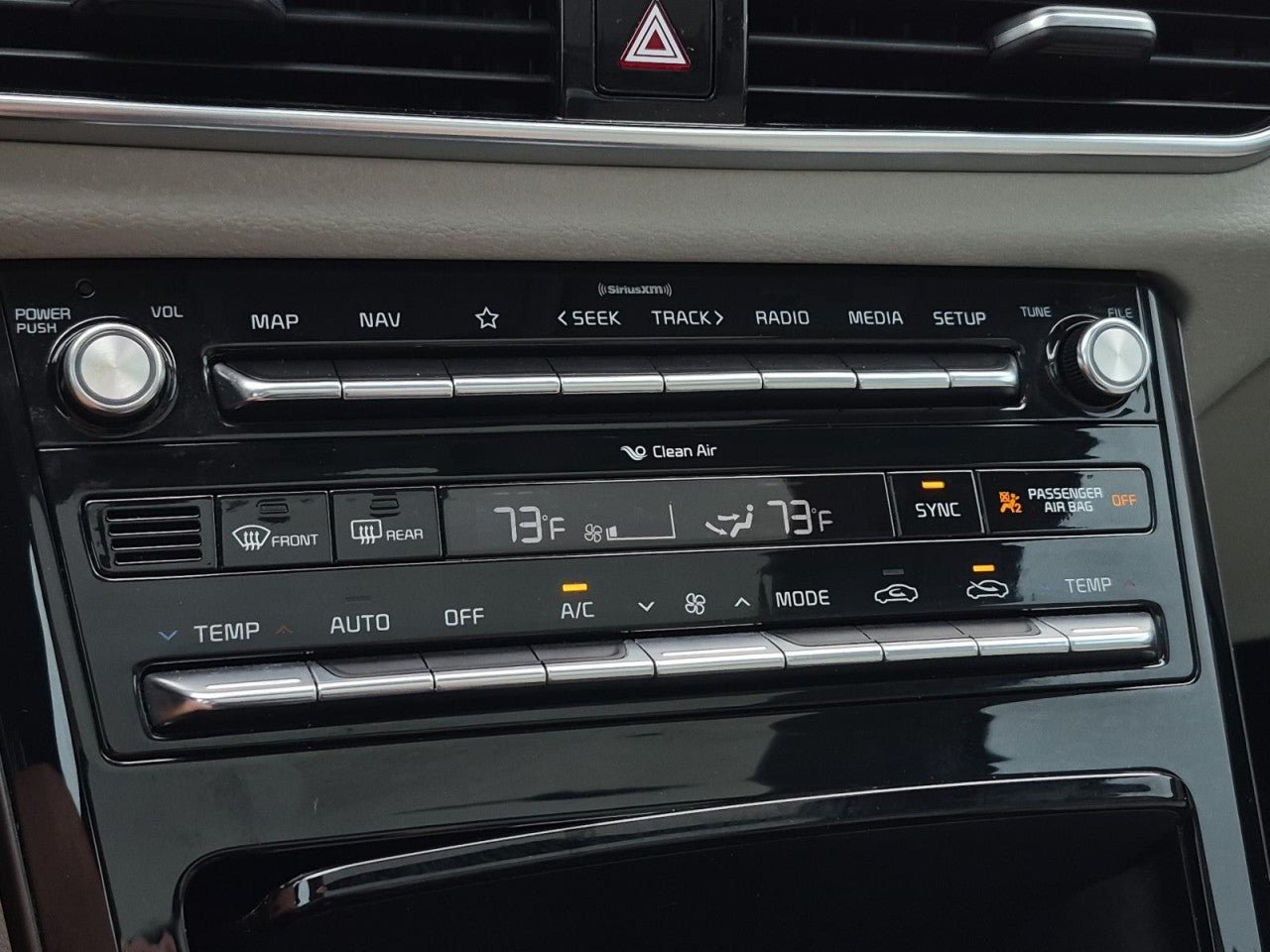 Used 2020 Kia Cadenza Technology FWD image 29