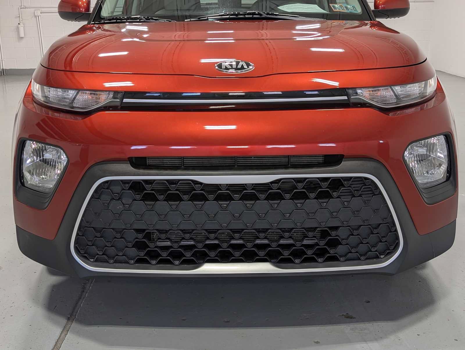 Certified 2021 Kia Soul LX FWD image 2