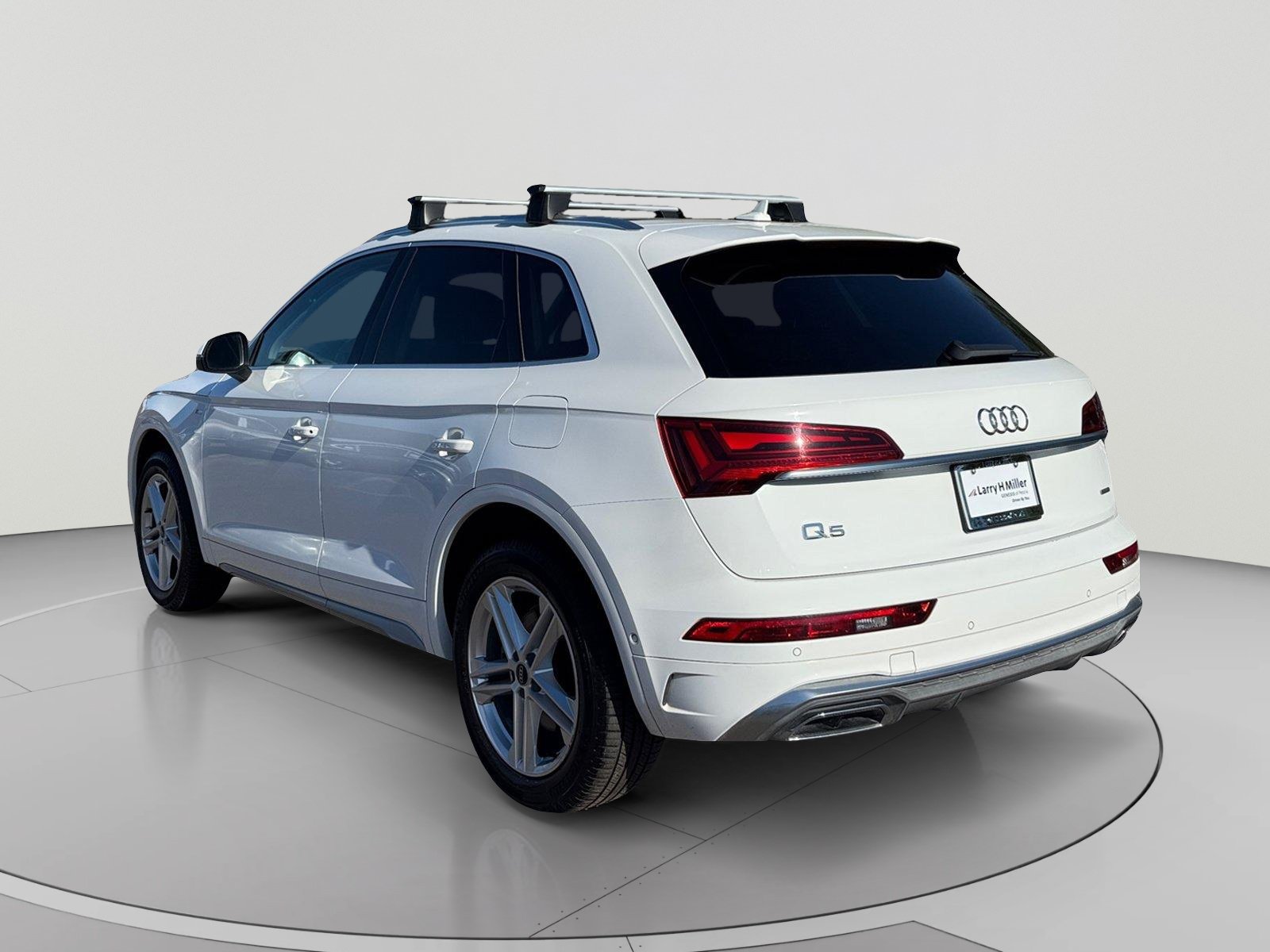 Used 2021 Audi Q5 e Prestige w/ Prestige Package AWD/4WD image 3