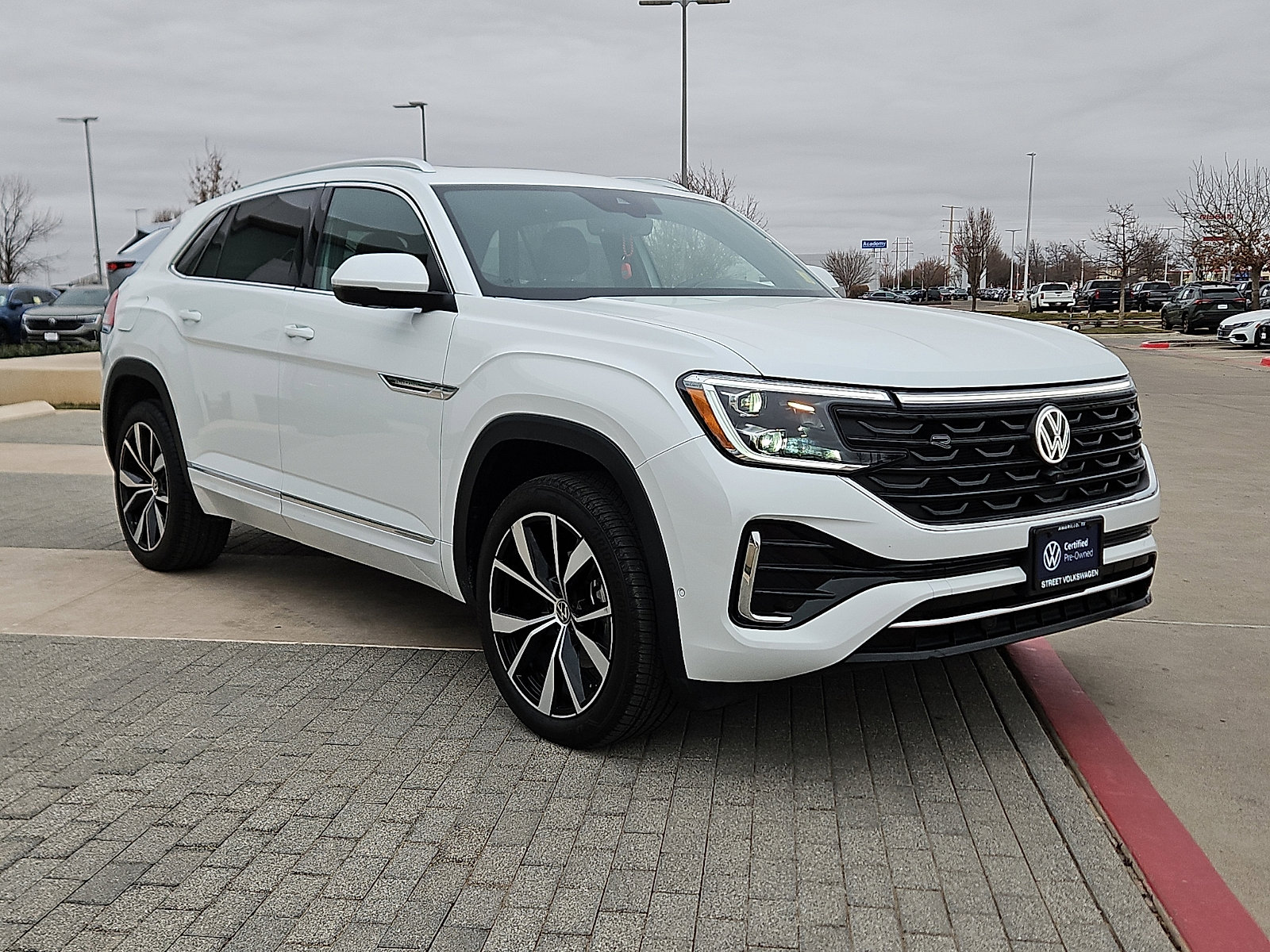 Used 2025 Volkswagen Atlas Cross Sport SEL Premium R-Line image 4