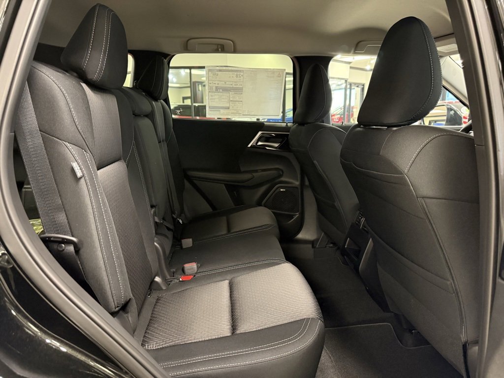 New 2026 Mitsubishi Outlander ES image 22