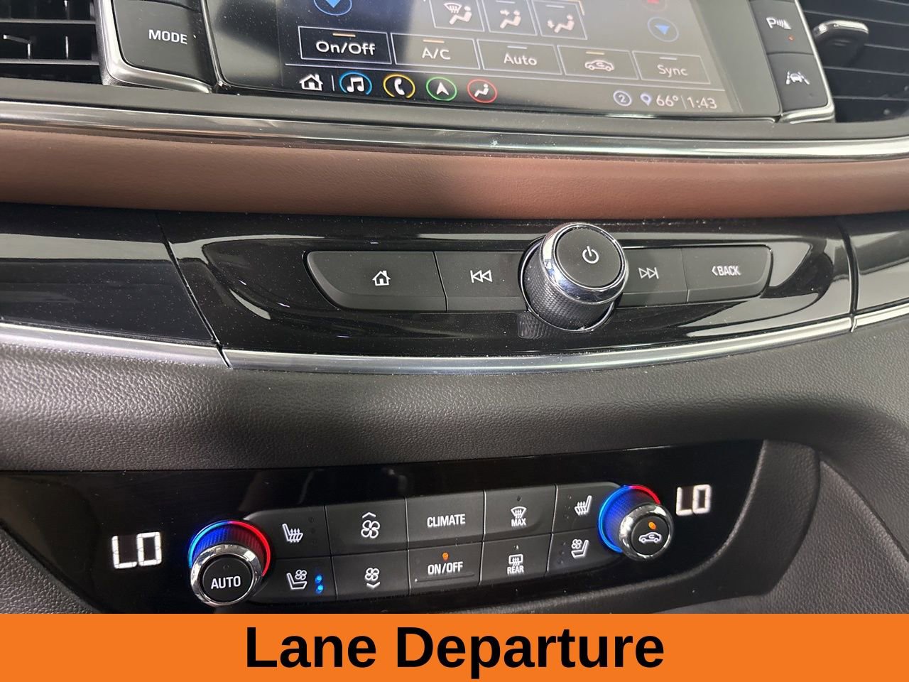 Used 2021 Buick Enclave Avenir w/ Avenir Technology Package image 19