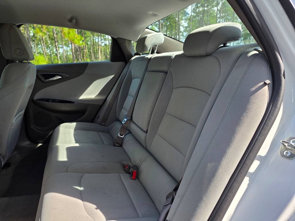 Used 2025 Chevrolet Malibu LT FWD image 16