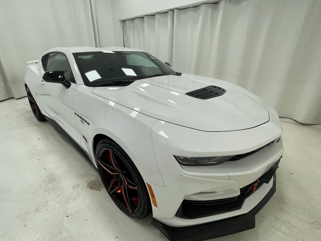 Used 2020 Chevrolet Camaro SS image 3