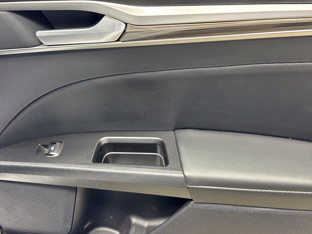Used 2020 Ford Fusion SEL FWD image 20