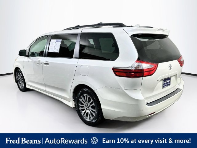 Used 2018 Toyota Sienna XLE Premium FWD image 6