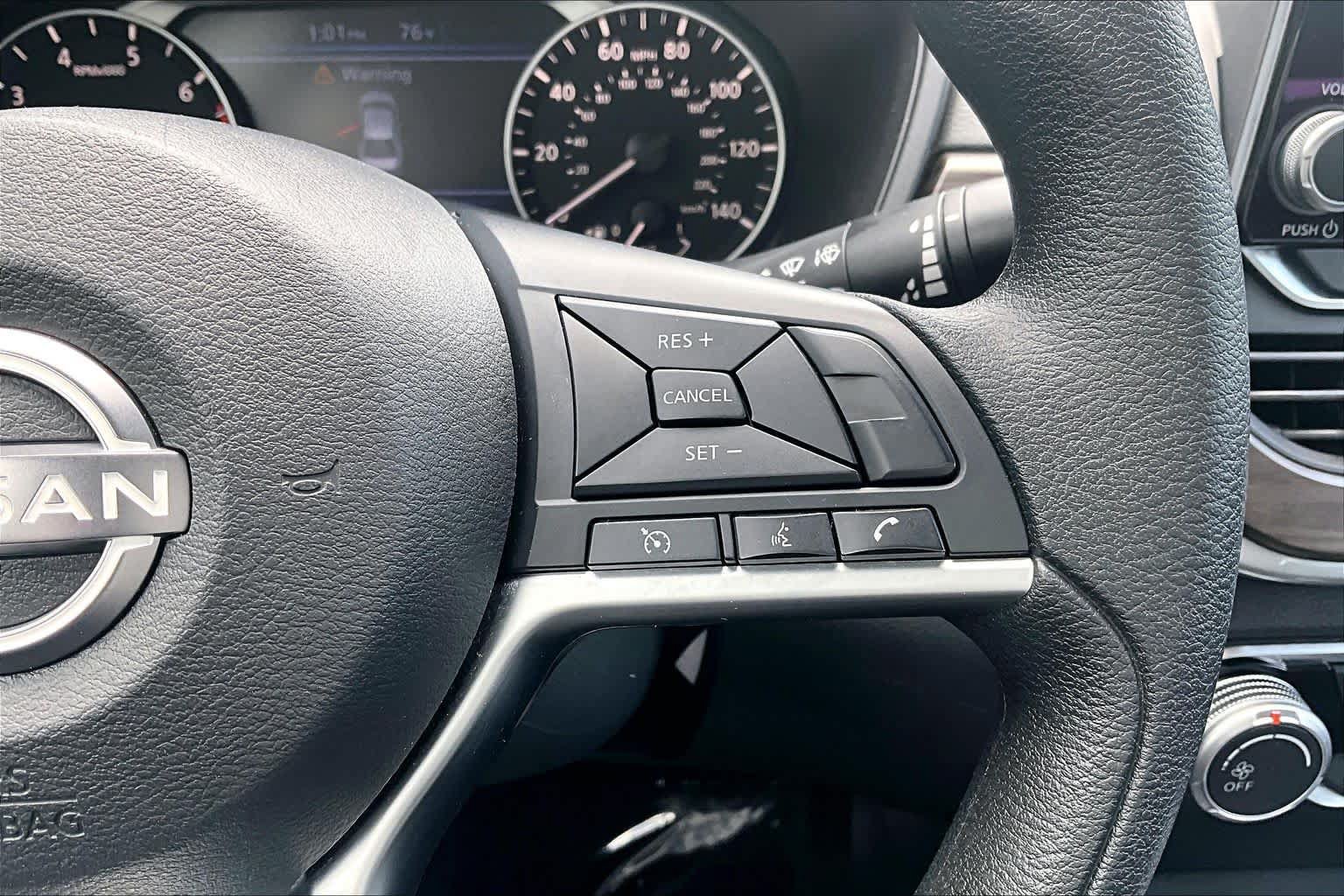 Used 2024 Nissan Altima 2.5 SV FWD image 25