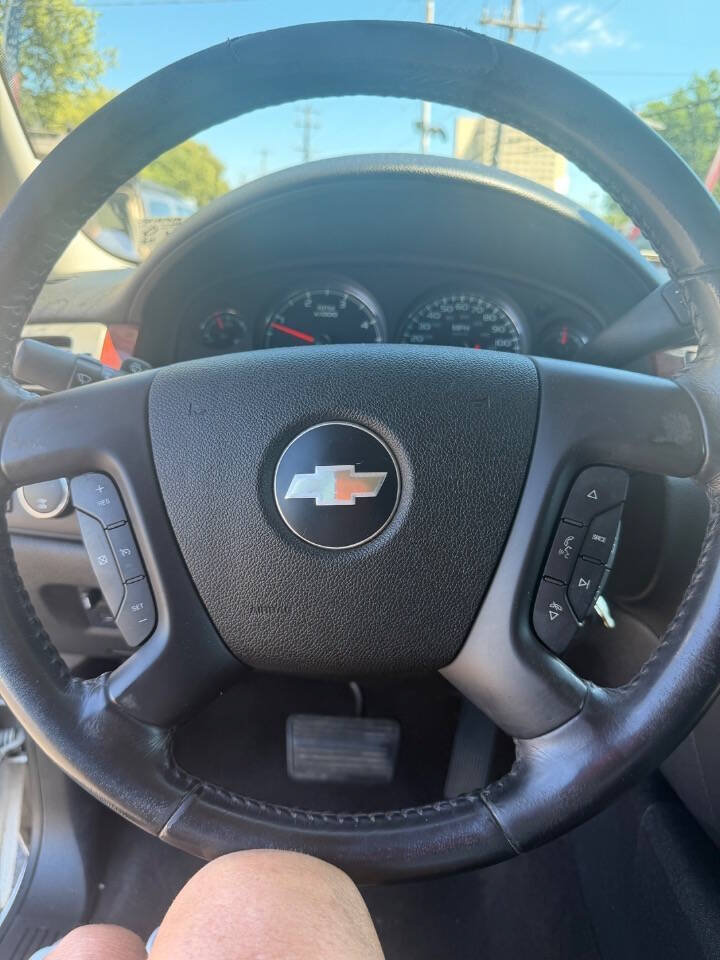 Used 2009 Chevrolet Silverado 2500 LTZ w/ Safety Package AWD/4WD image 9