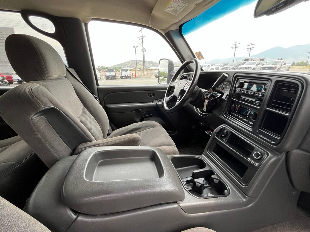 Used 2006 Chevrolet Silverado 2500 LS AWD/4WD image 21