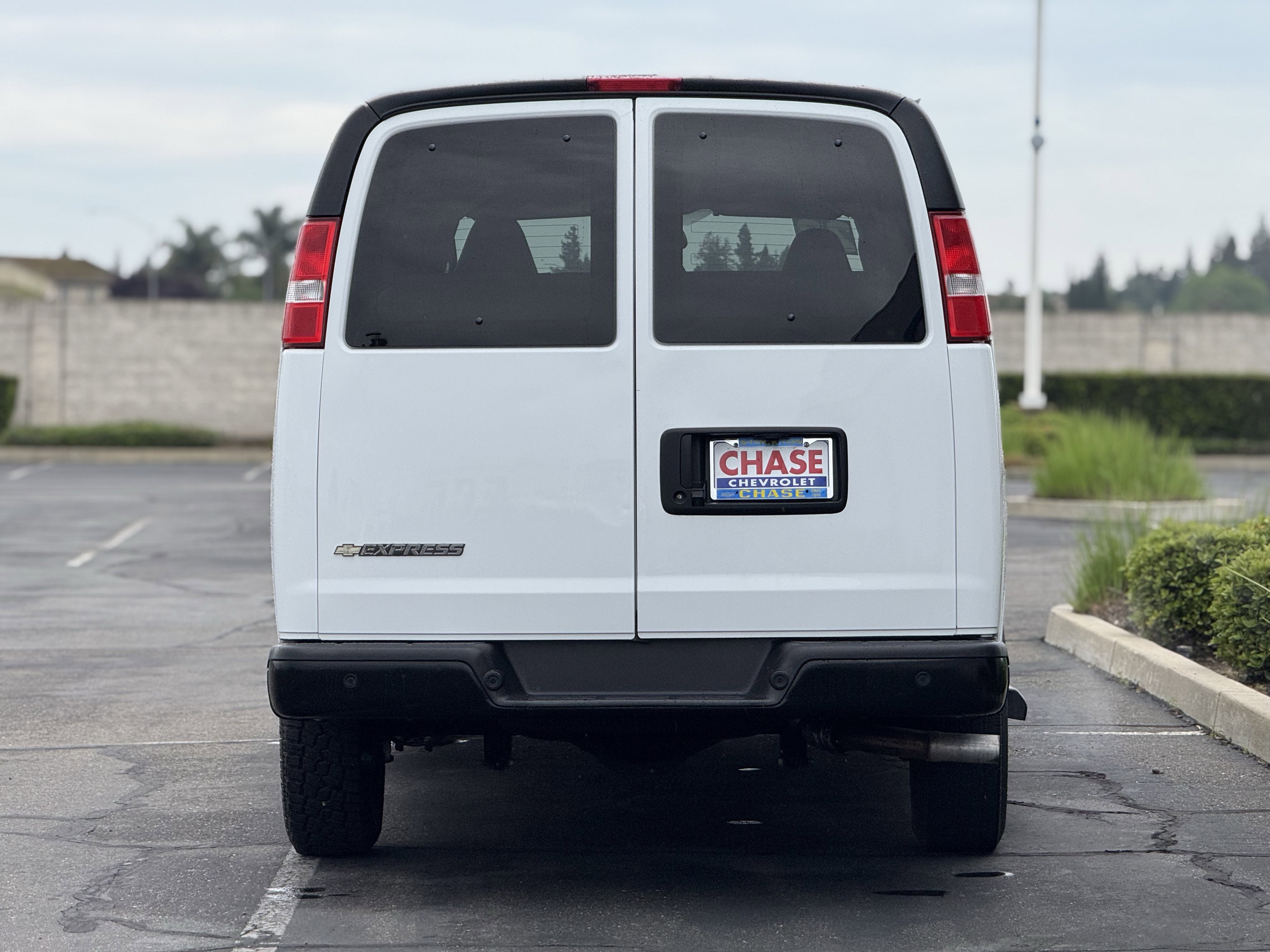 Used 2023 Chevrolet Express 3500 LS image 6