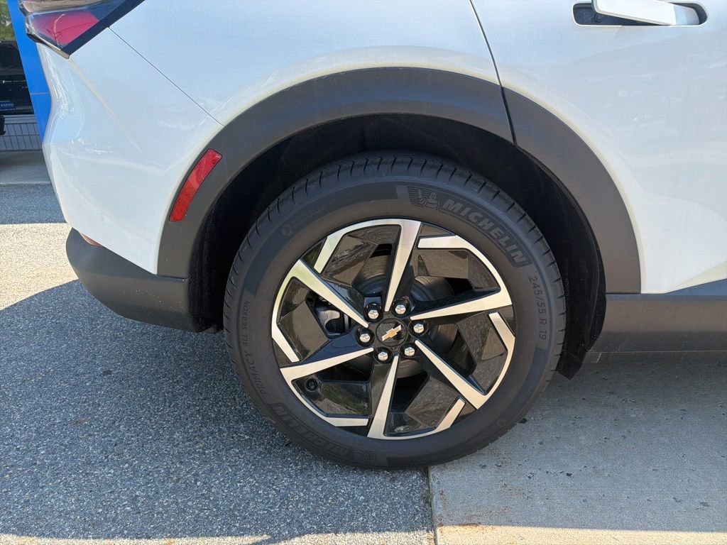 New 2026 Chevrolet Equinox EV LT FWD image 27