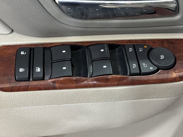 Used 2011 Chevrolet Suburban LTZ image 20