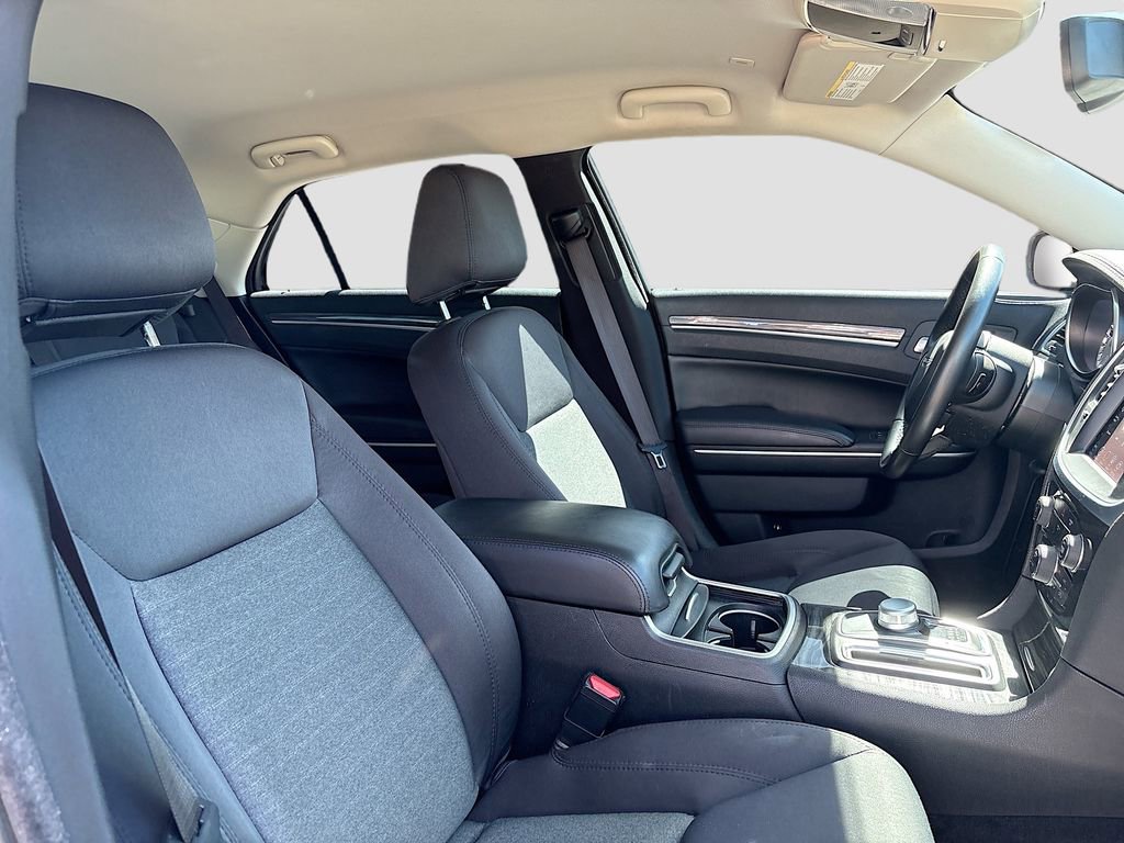 Used 2020 Chrysler 300 Touring w/ Sport Appearance Package RWD image 25