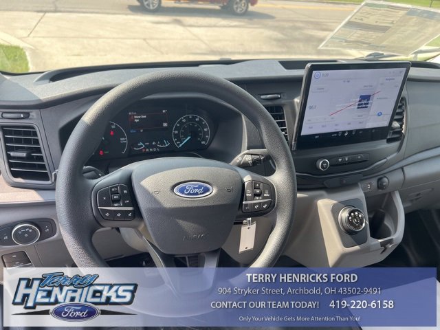 New 2023 Ford E-Transit Medium Roof image 19