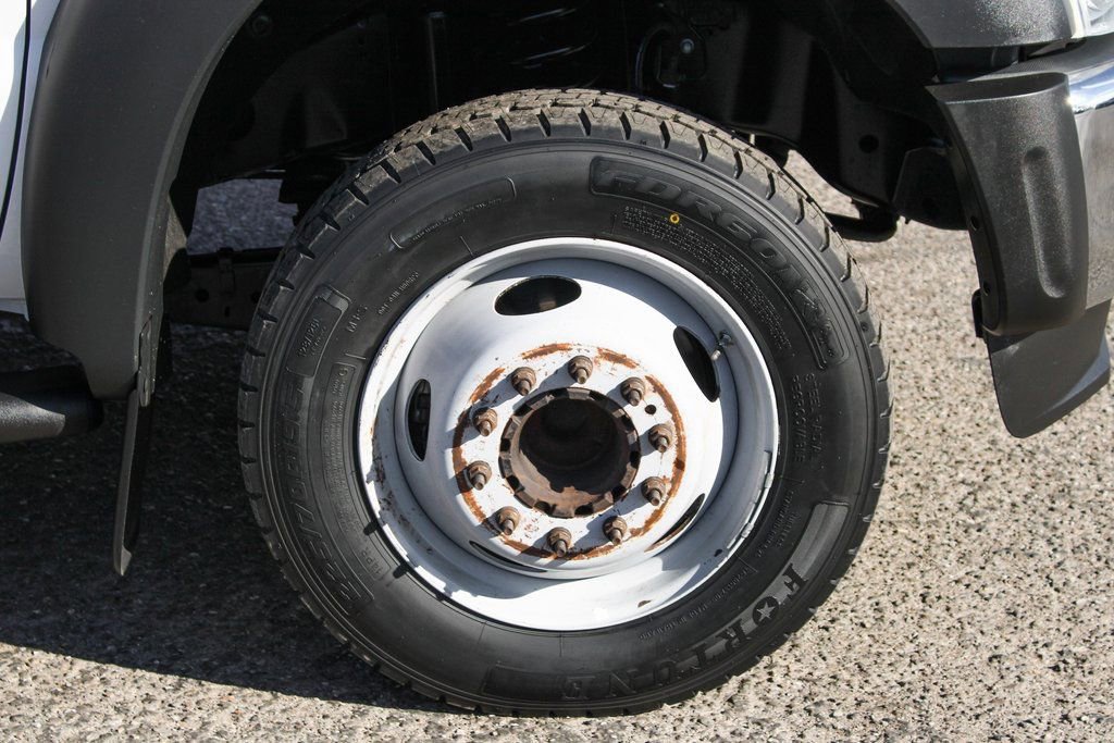 Used 2015 Ford F550 2WD Regular Cab Super Duty image 34