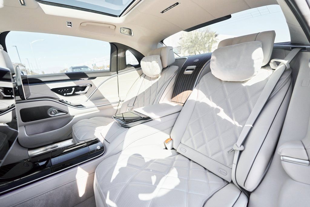 Used 2025 Mercedes-Benz Maybach S 680 4MATIC image 46