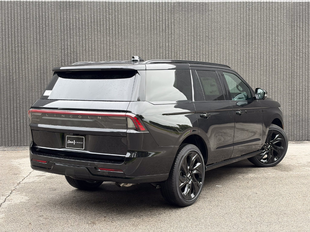 New 2027 Lincoln Navigator Reserve w/ Jet Appearance Package AWD/4WD image 7