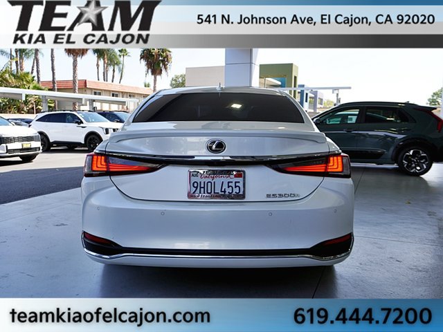Used 2024 Lexus ES 300h Ultra Luxury w/ Accessory Package (Z2) FWD image 9