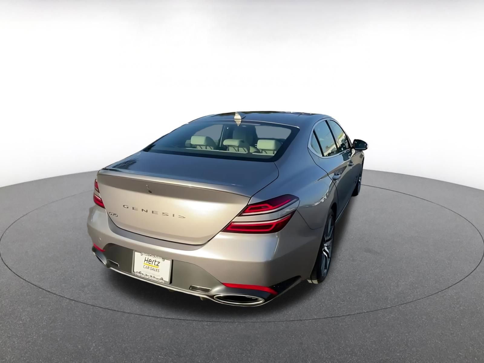 Used 2025 Genesis G70 2.5T image 12