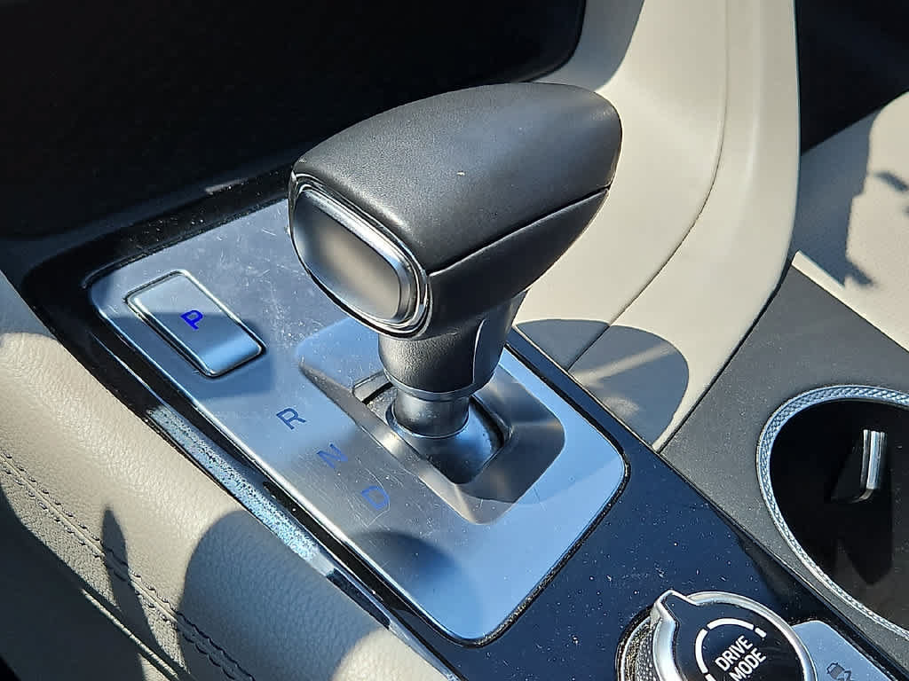 Used 2025 Genesis G70 2.5T AWD/4WD image 13