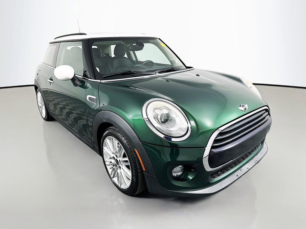 Used 2018 MINI Cooper 2-Door Hardtop image 3