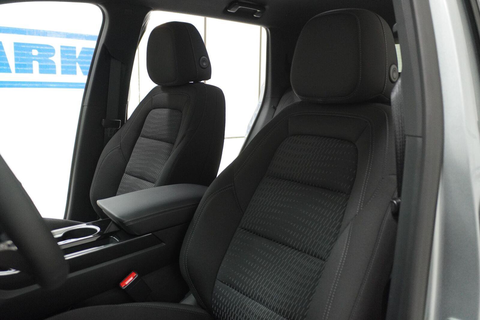 New 2027 Chevrolet Equinox LT FWD image 7