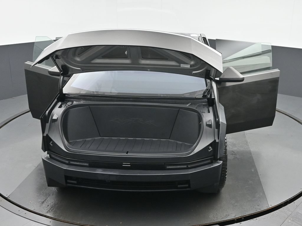 Used 2024 Tesla Cybertruck AWD Crew Cab image 43
