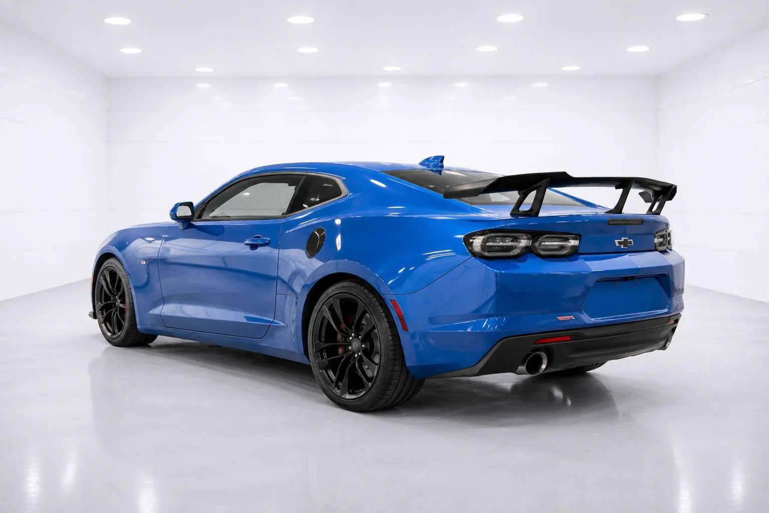 Used 2023 Chevrolet Camaro LT w/ RS Package RWD image 3