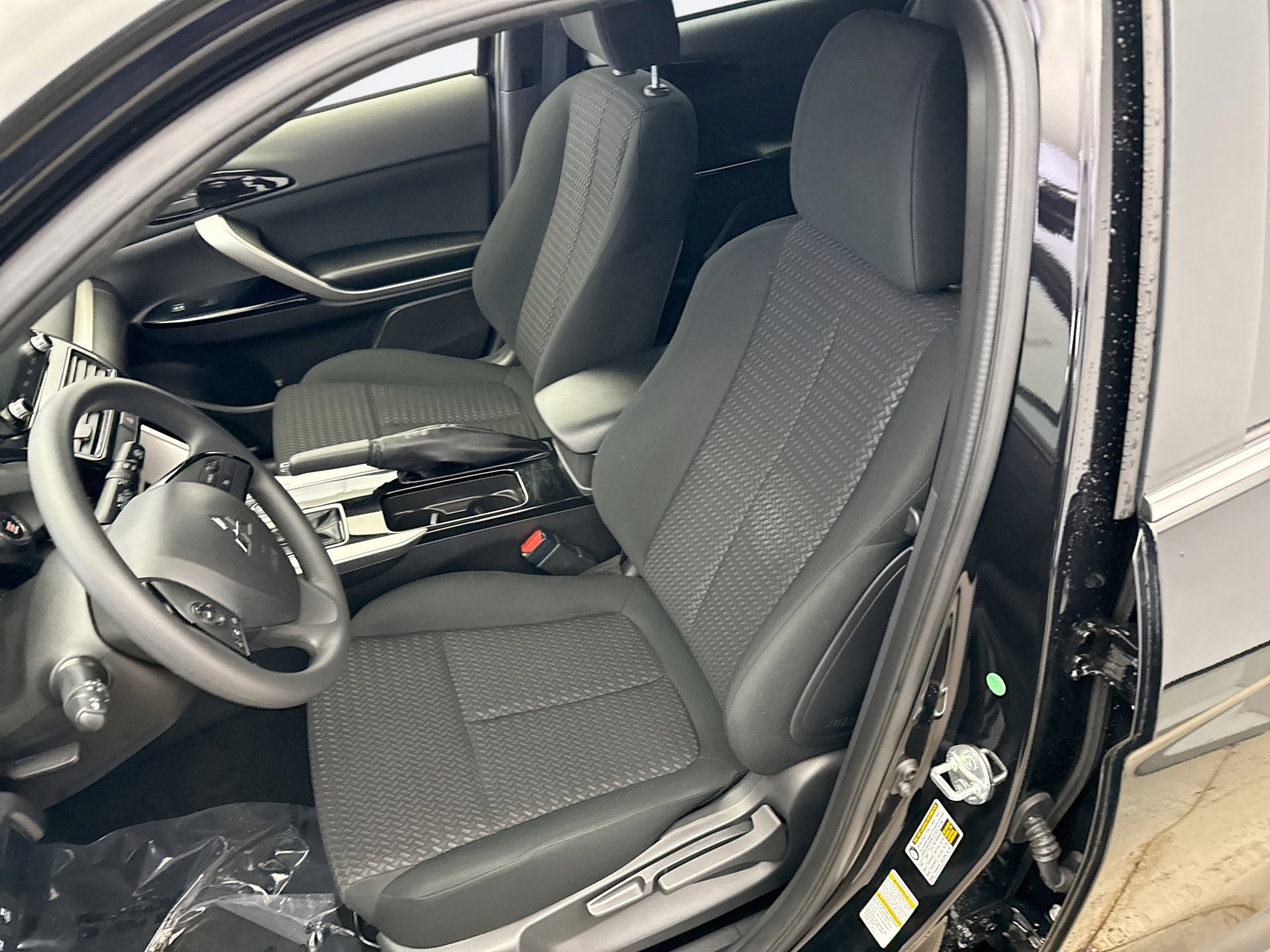 Used 2024 Mitsubishi Eclipse Cross LE image 11