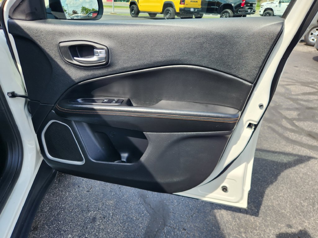 Used 2019 Jeep Compass Limited AWD/4WD image 11