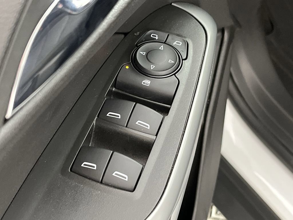 Used 2025 Chevrolet Trax LS w/ LS Convenience Package image 13