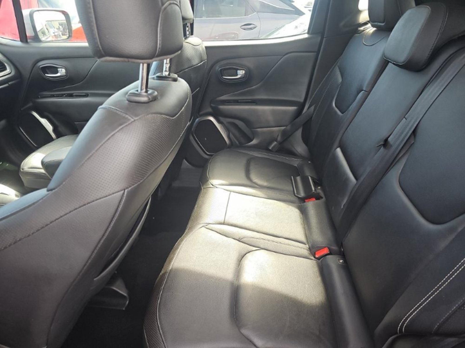 Used 2018 Jeep Renegade Limited AWD/4WD image 18