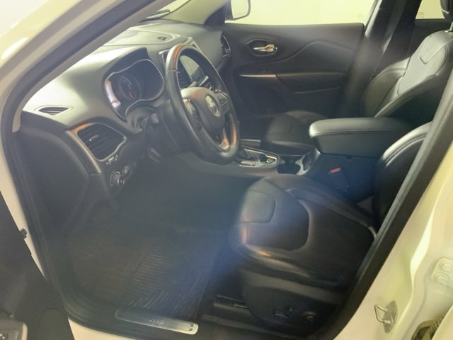 Used 2019 Jeep Cherokee Limited image 15