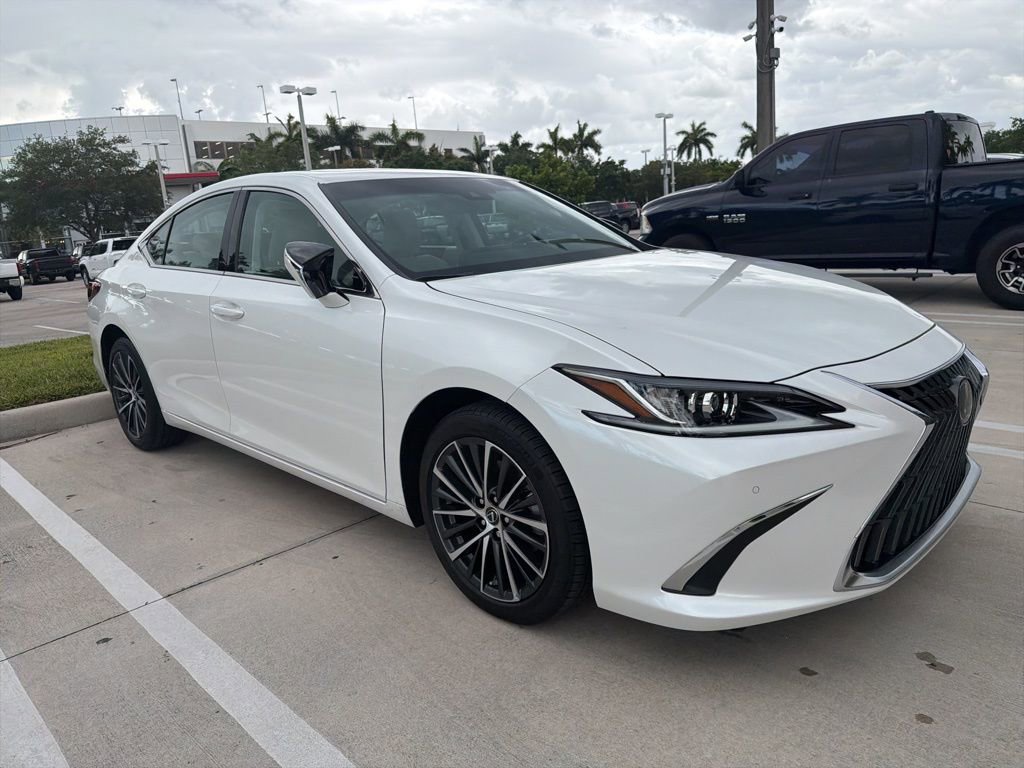 Used 2024 Lexus ES 250 w/ Premium Package AWD/4WD image 9