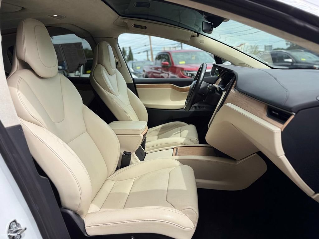 Used 2018 Tesla Model X AWD/4WD image 27