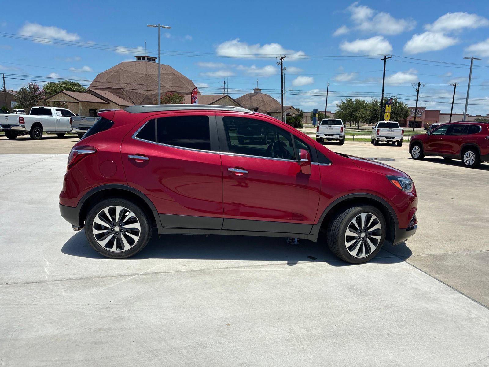 Used 2019 Buick Encore Essence w/ Safety Package II FWD image 2