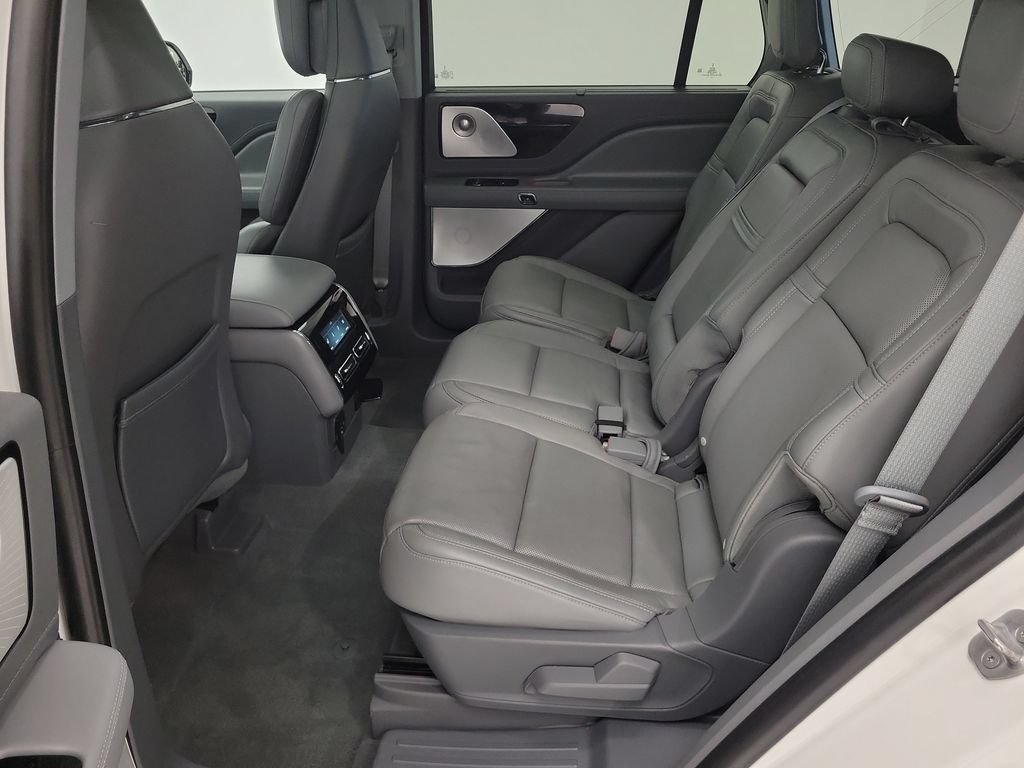 Used 2020 Lincoln Aviator Reserve w/ Equipment Group 202A AWD/4WD image 21