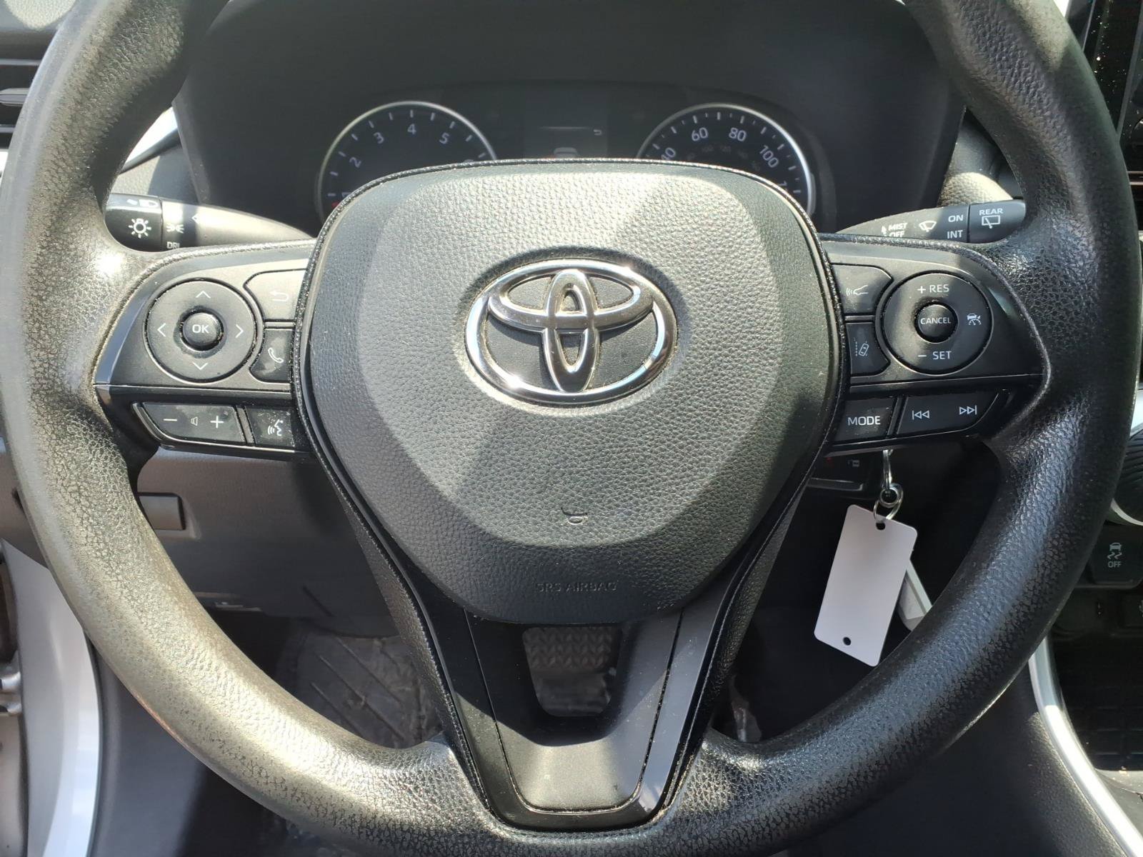 Used 2021 Toyota RAV4 LE w/ Carpet Mat Package (TMS) AWD/4WD image 11